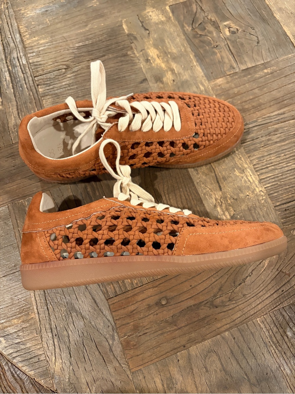 Oasis Society Sandy Brown Crochet Woven Lace Up Sneakers Size 8.5